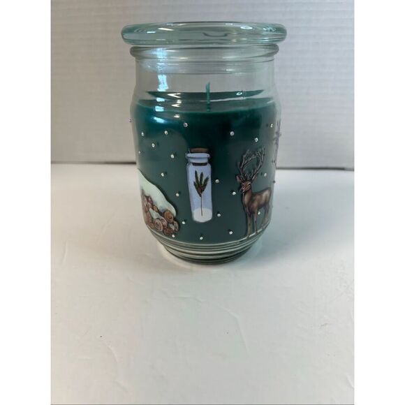 Handmade detailed winter scene with snowy houses and evergreen trees - Picture 3 of 4